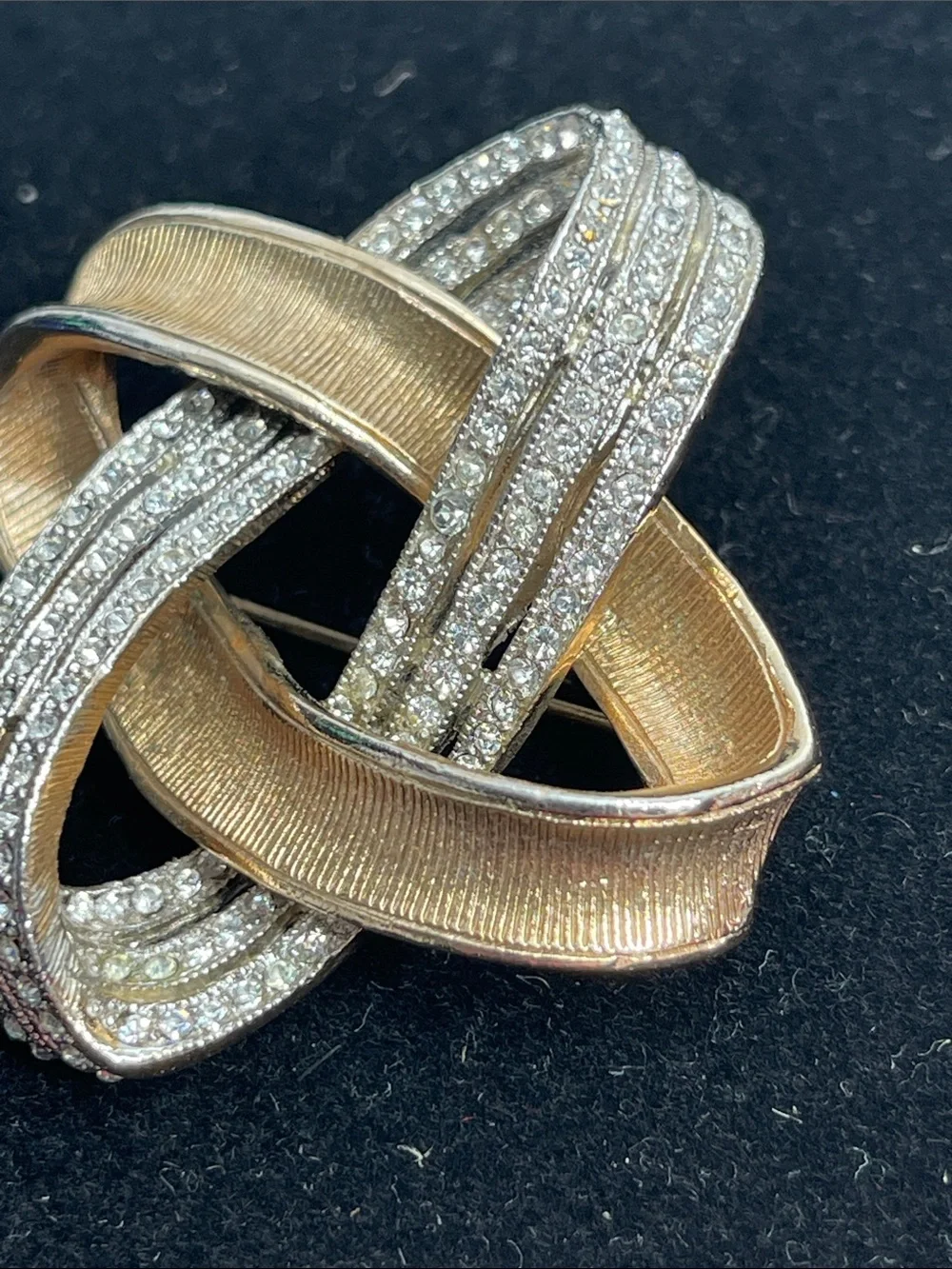Hattie Carnegie refined knot